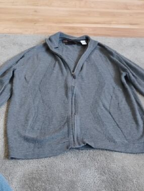 Perry Ellis Men’s Gray Zip-Up Sweater In XL